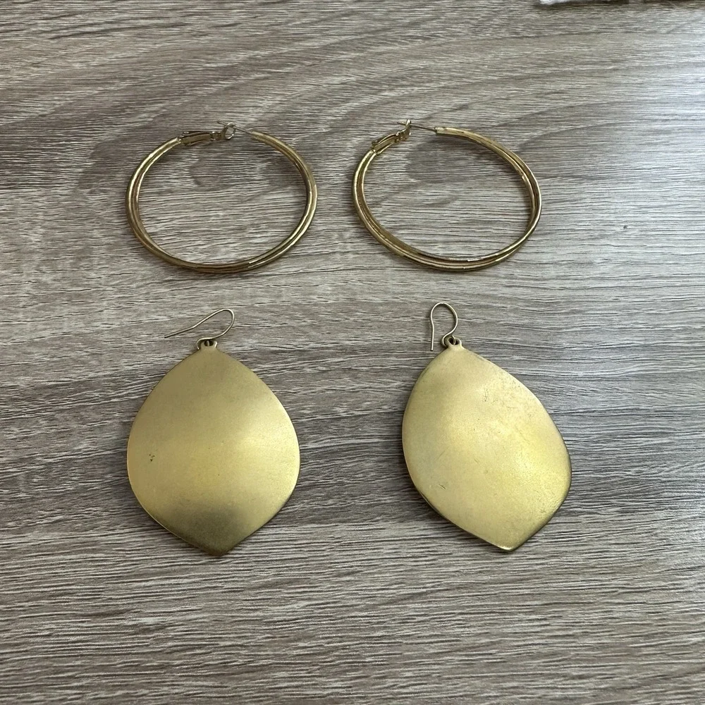 2 Pairs Of Gold Tone 2